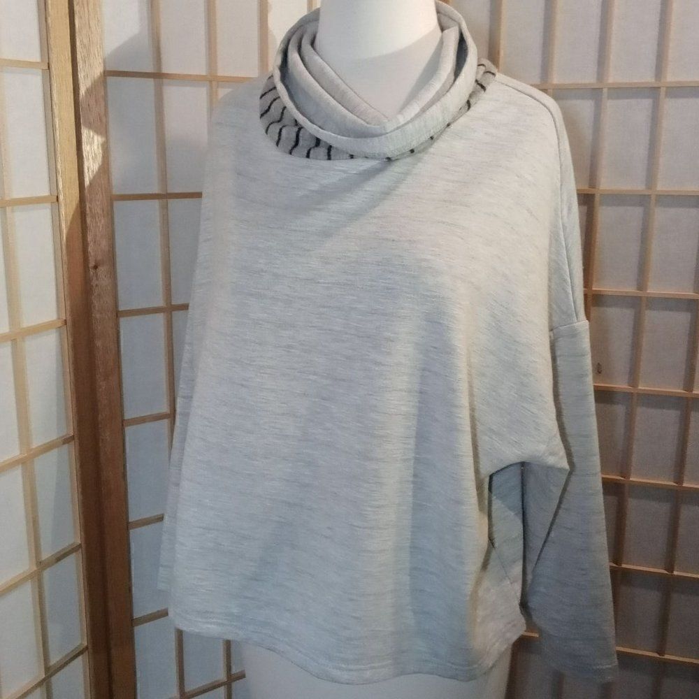 te verde Sm Cropped Cowl Neck Dolman Sweatshirt